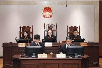 重庆自贸区法院敲响第一槌 律师:开启庭审方式重大突破