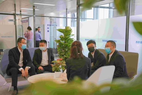 西部金融法律服务中心于江北嘴正式授牌，凤凰网川渝聚焦重庆律师服务新格局